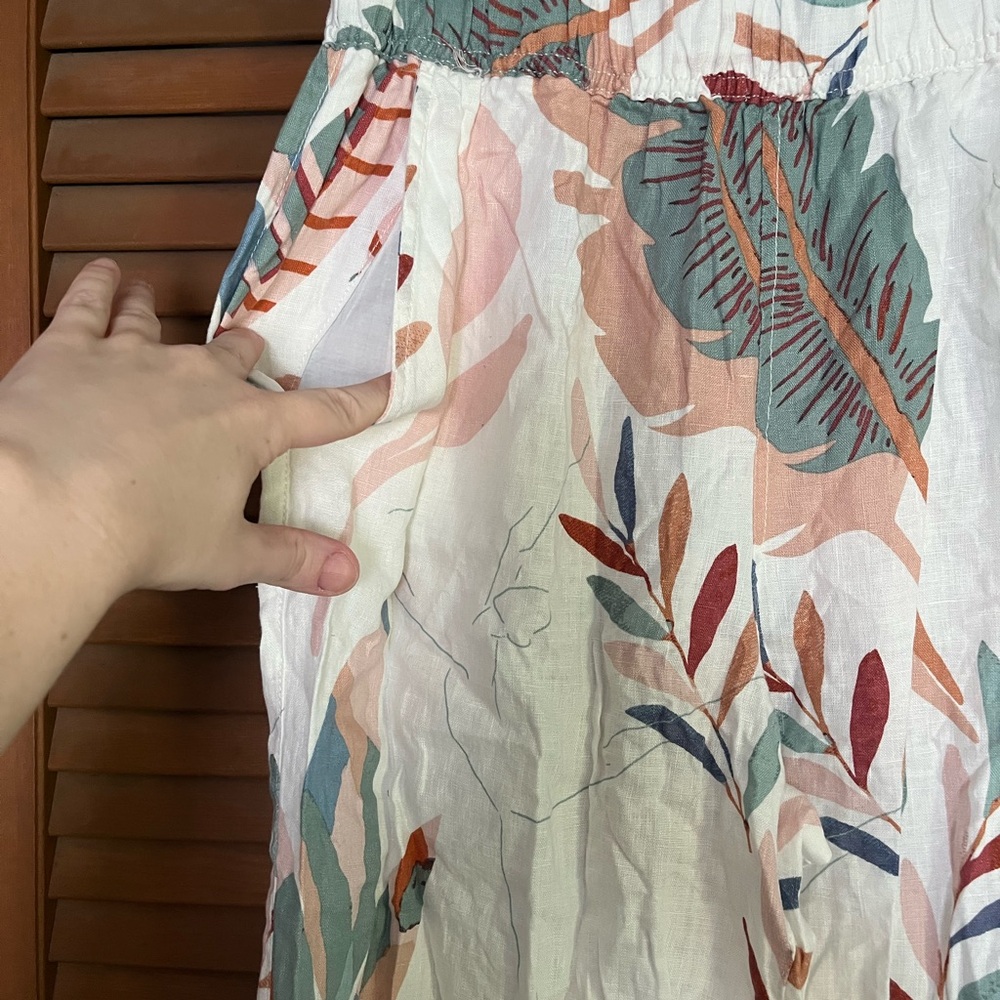 Cynthia Rowley White and Blue Tropical Linen Pants - Picture 2 of 4